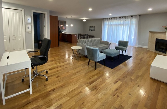 Spacious 3 bed Chicago condo