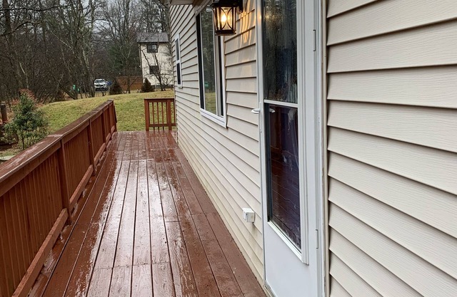 Spacious 3-Bedroom Chalet near Poconos!