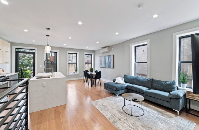 Spacious 3-bedroom apartment with WiFi, AC in charming Brooklyn
