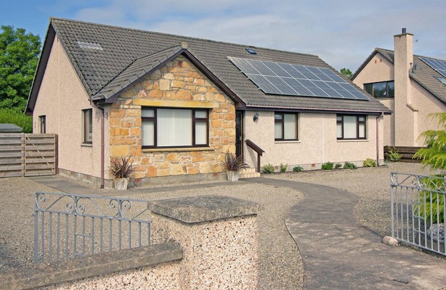 Spacious 3-bedroom Holiday Home in the Heart of the Highlands.