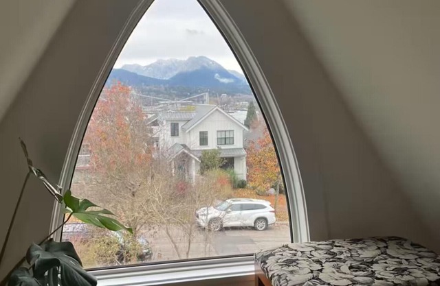 Spacious 3 BR/2BTH, Mountain Views