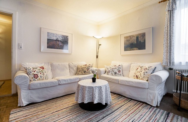 spacious 3 room apartment close to old town, ideal for families, privat Parking