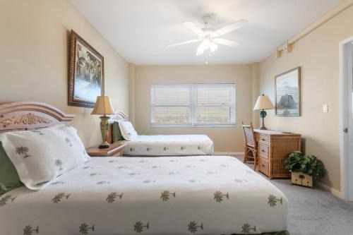 Spacious 3BR Beachfront Condo with Balcony & Parking