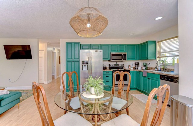 Spacious 3BR Near IMG – Great for Teams & Families