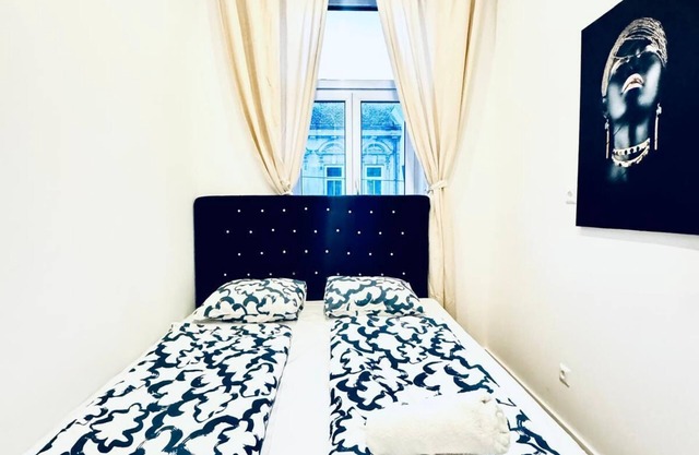 Spacious 3BR Near Kaufpark Alterlaa