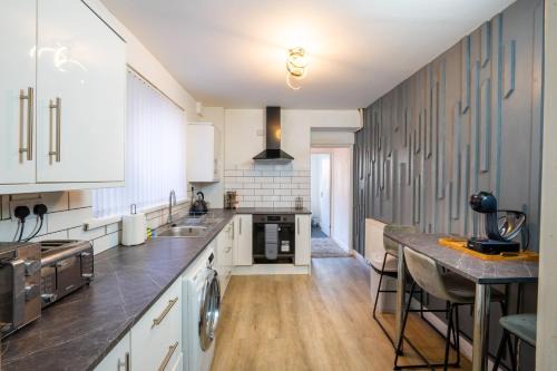Spacious 4-Bed Home – Port Tennant, Swansea