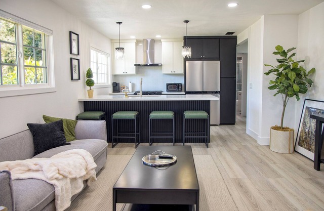 Spacious 4-bedroom house in nice Hacienda Heights with AC, WiFi