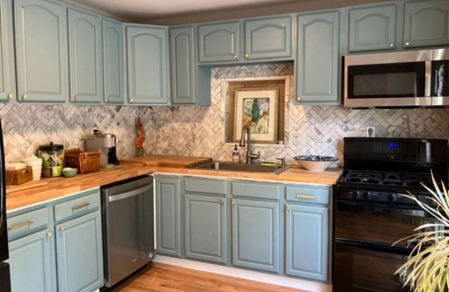 Spacious 4-bedroom house in brilliant Saratoga Springs with WiFi, AC