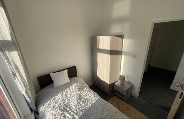 Spacious 4-Bedroom House in Manchester!