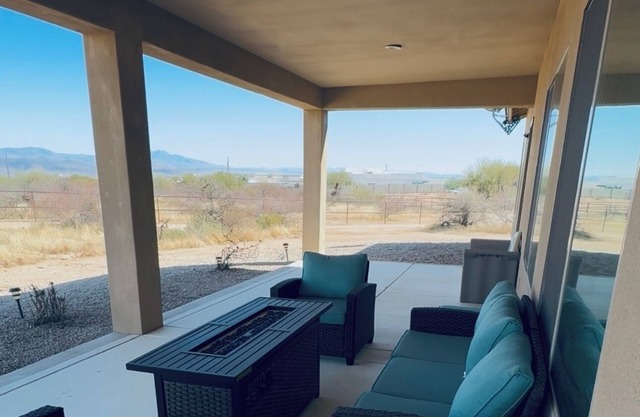 Spacious 4-bedroom house in phenomenal North Scottsdale with WiFi, AC