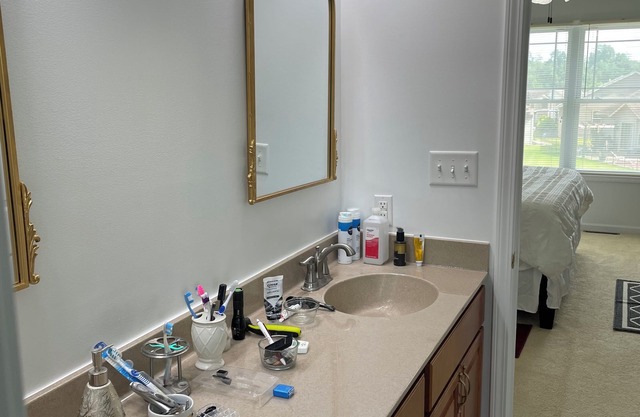 Spacious 4-bedroom house with AC and WiFi in phenomenal South Bend