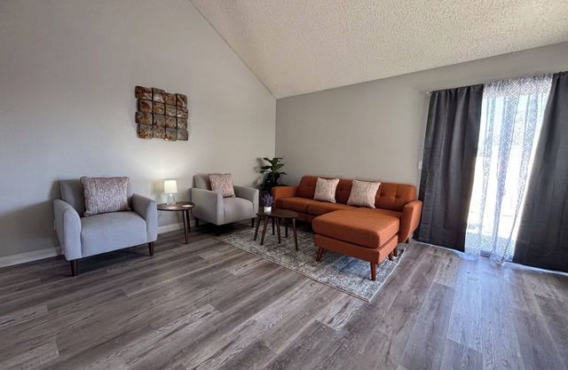Spacious 4-bedroom house with WiFi and AC in amazing Las Vegas