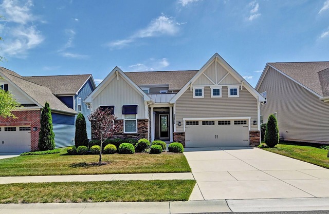 Spacious 4 bedroom home in Bishops Landing. Wi-fi Available, Pools, Fitness Center, Tennis, Beach Shuttle, Playground!