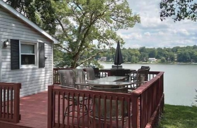 Spacious 4-bedroom house in beautiful Angola with AC, WiFi