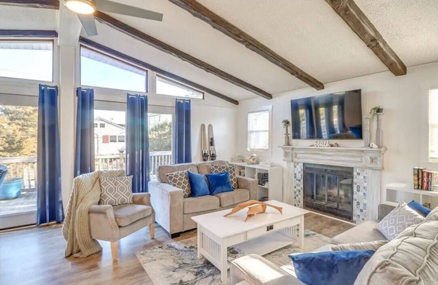 Spacious 4-bedroom vacation home with Stargazing Geo Dome