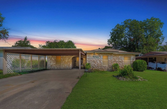 Spacious 4BEDR/2BATH Getaway w/King Beds + TVs