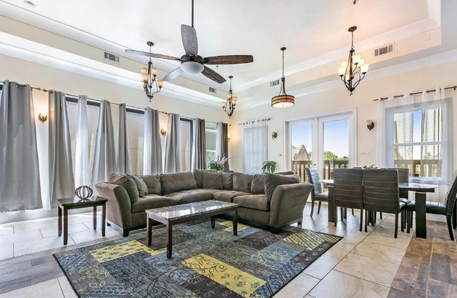 Spacious 4BR Condo on Carondelet Near All Hot Spo