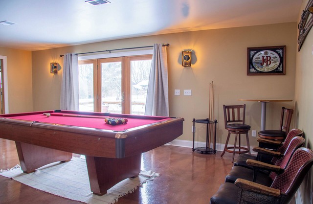 Spacious 4BR Fennville Farmhouse on 20 acres w/Pool Table