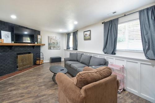 Spacious 4BR NEAR USAFA
