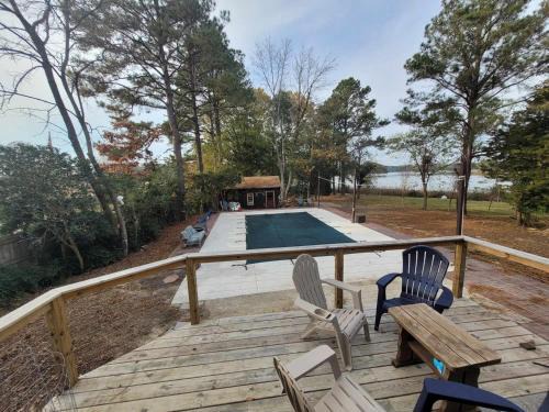 Spacious 4BR Home w Pool Family Friendly