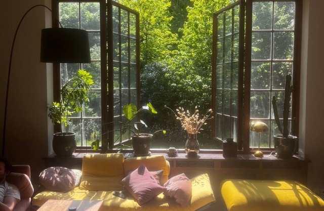 Spacious 5-bedroom apartment in central København with terrasse and garden