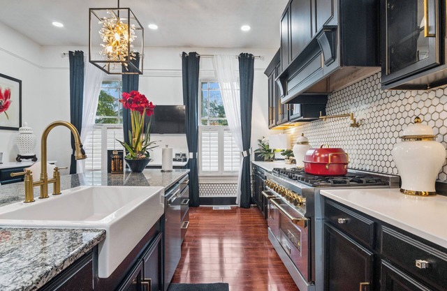 Spacious 5-bedroom house with AC and WiFi in charming Opelika