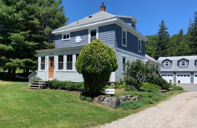 Spacious 5 Bedroom Sea Captain's House close to Acadia and the.