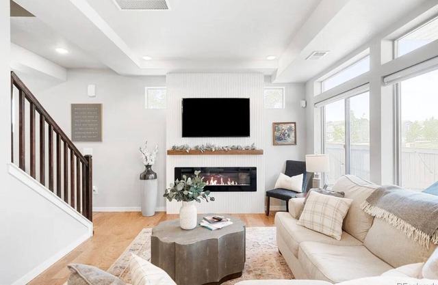 Spacious 5-bedroom house in charming Castle Rock with AC, WiFi, fitness area