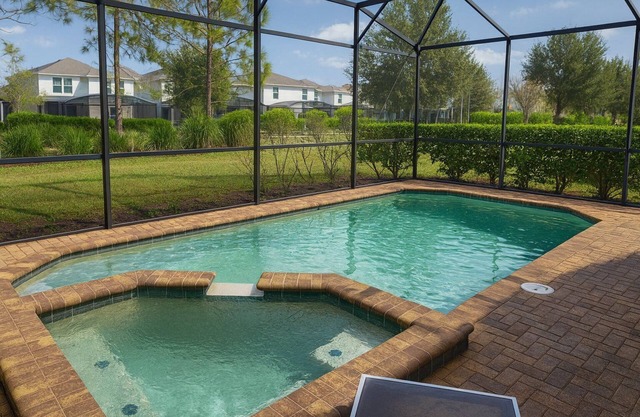 Spacious 6BR/5BA w/Private Pool in Solterra Resort