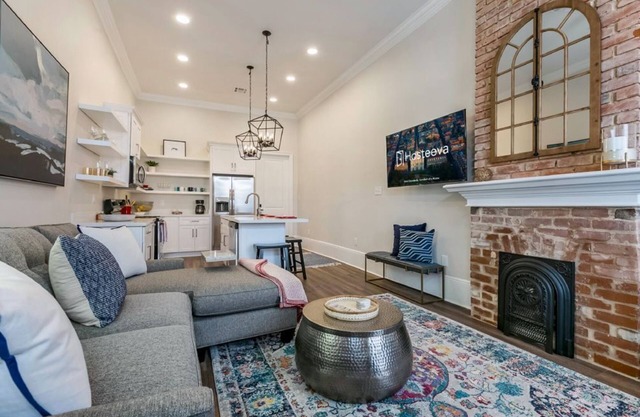 Spacious 6BR Hideaway: Minutes to French Quarter