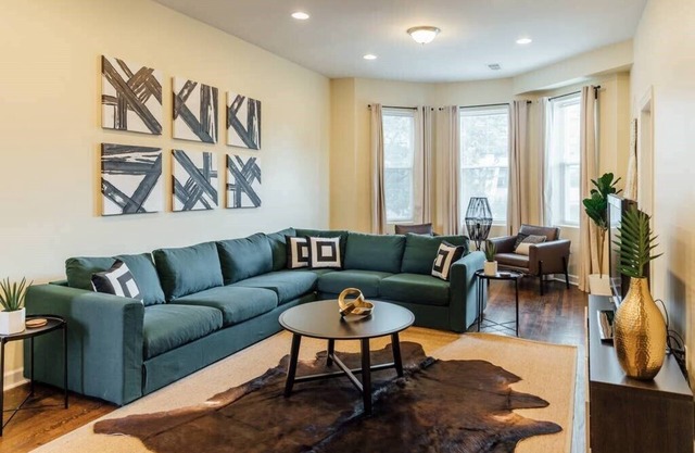 ❤️ Spacious and Airy Apartment With Parking On Site!