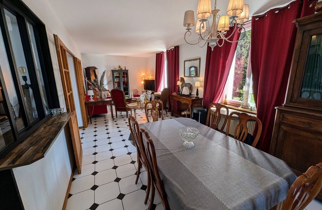 Spacious and bright lodge in Chargey-lès-Gray