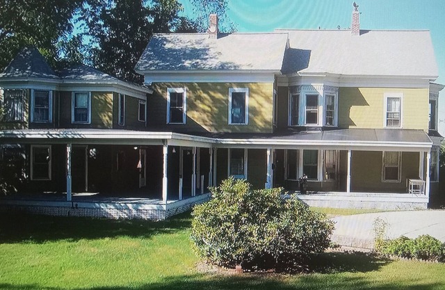 Spacious and Cozy 2nd Floor Nest 2 bedrooms