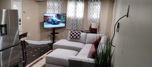 Spacious and Private 3BR, 3BA with free parking near Downtown Washington DC