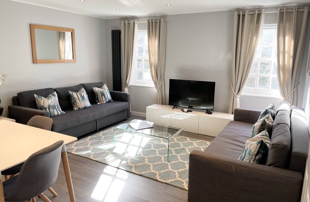 Spacious and stylish city centre apartment