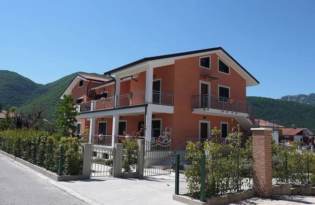 Spacious Apartment Sleeps 6 Tranquil Surroundings