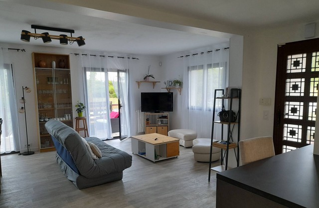 Spacious apartment between ocean and forest