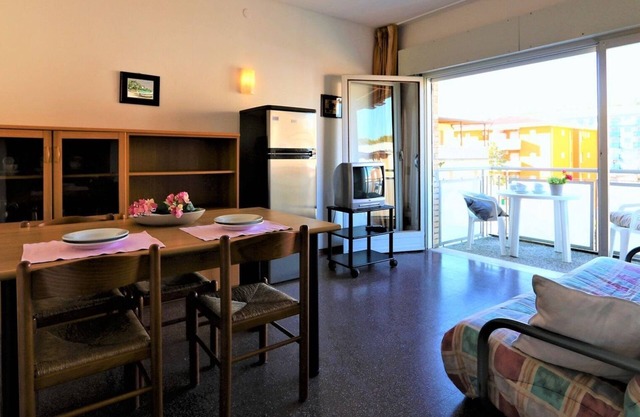 Spacious apartment by the beach by Beahost Rentals