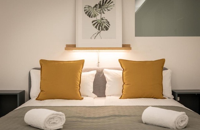 Spacious apartment in Hemholtzkiez Prenzlauer Berg for 8 People Hiddenseer