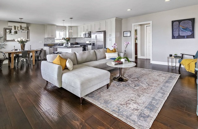 Spacious Apartment Near Venice and Sony Studios