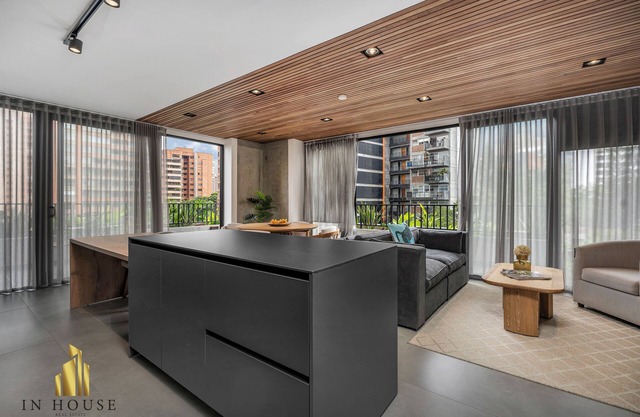 Spacious apt City View Haven & Jacuzzi - Morph 701