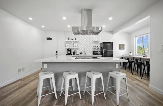 Spacious Apt w/2BR - City Center