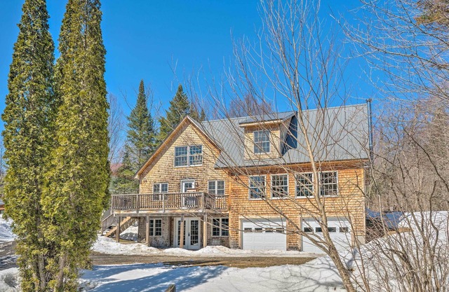 Spacious Cabin w/ Deck & Grill, Walk to Lake!