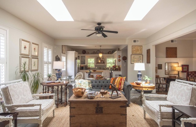 Spacious Central Gardens House and Carriage House