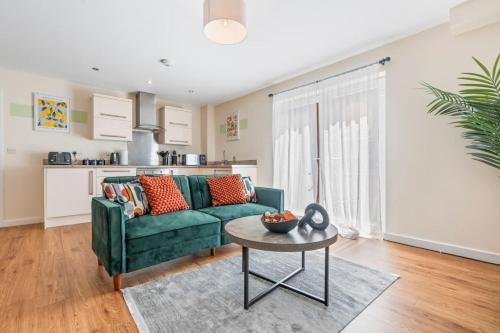 Spacious, Central, Ground Floor, Sleeps 7