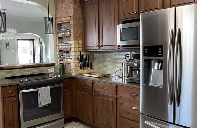 Spacious, charming Liberty Wells Bungalow with Barrel Sauna & Cold plunge