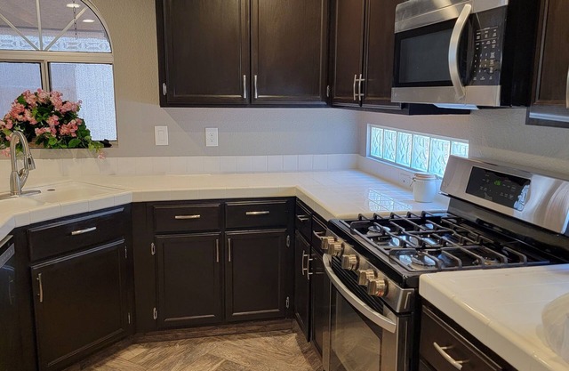 Spacious, chic 5 BR 5 min from mall, casino, etc!
