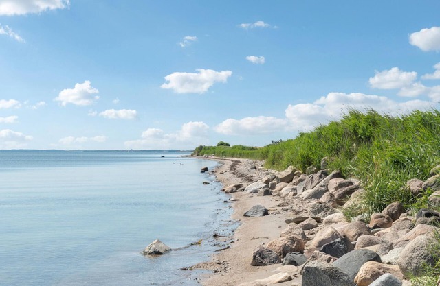 Spacious cottage on the island of Mors with a view of the Limfjord.