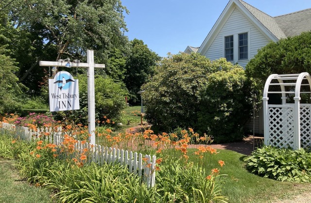Spacious Country Home centrally located on the island of Martha's Vineyard.
