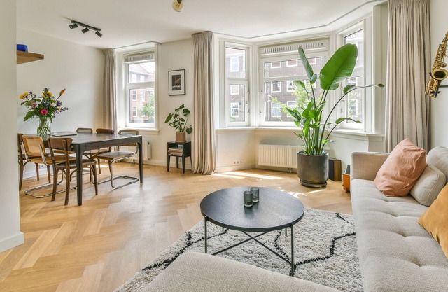 Spacious | Cozy | Newly renovated Apartment